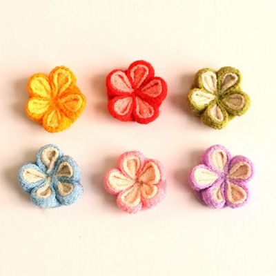 (お取り寄せ商品)ちりめん飾りパーツ　はなつまみ　６色各１個
