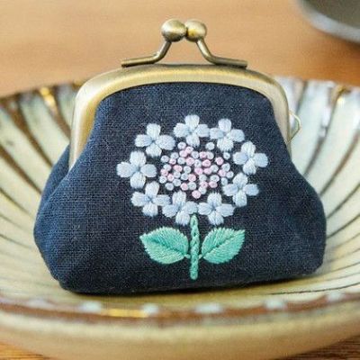 刺しゅうキット スミレソラ 大和撫子ながま口キット 紫陽花| つくる楽しみ