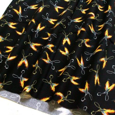 生地 ブラック地ファイヤーはさみ タイムレストレジャー USAプリント生地 30cm~10cm単位