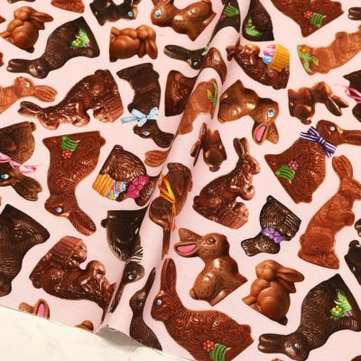 生地 輸入生地 USAプリント生地 うさぎのチョコ チョコレート柄 チョコ柄 うさぎ柄 お菓子柄 リアル ピンク地 Treasures タイムレストレジャー STELLA ステラ 巾約110cm  (最低単位30cm～10cm単位の切り売り)