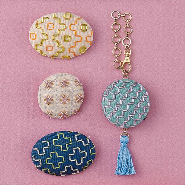 no.1212】グリーン シルバー ビーズ刺繍 ハンドメイドアクセサリー